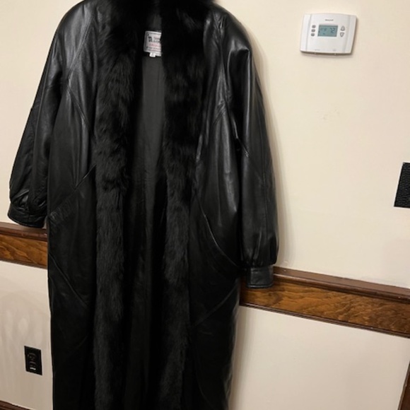floor length dolman sleeve black leather with fox fur coat Medium , Large 12-14 - Picture 3 of 9